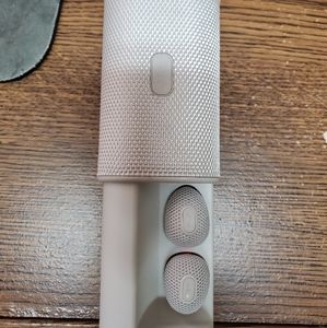 Bluetooth in-ear buds